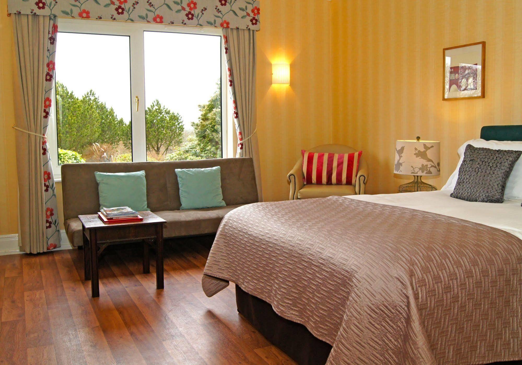 Moorland Garden Hotel เยลเวอร์ตัน ภายนอก รูปภาพ