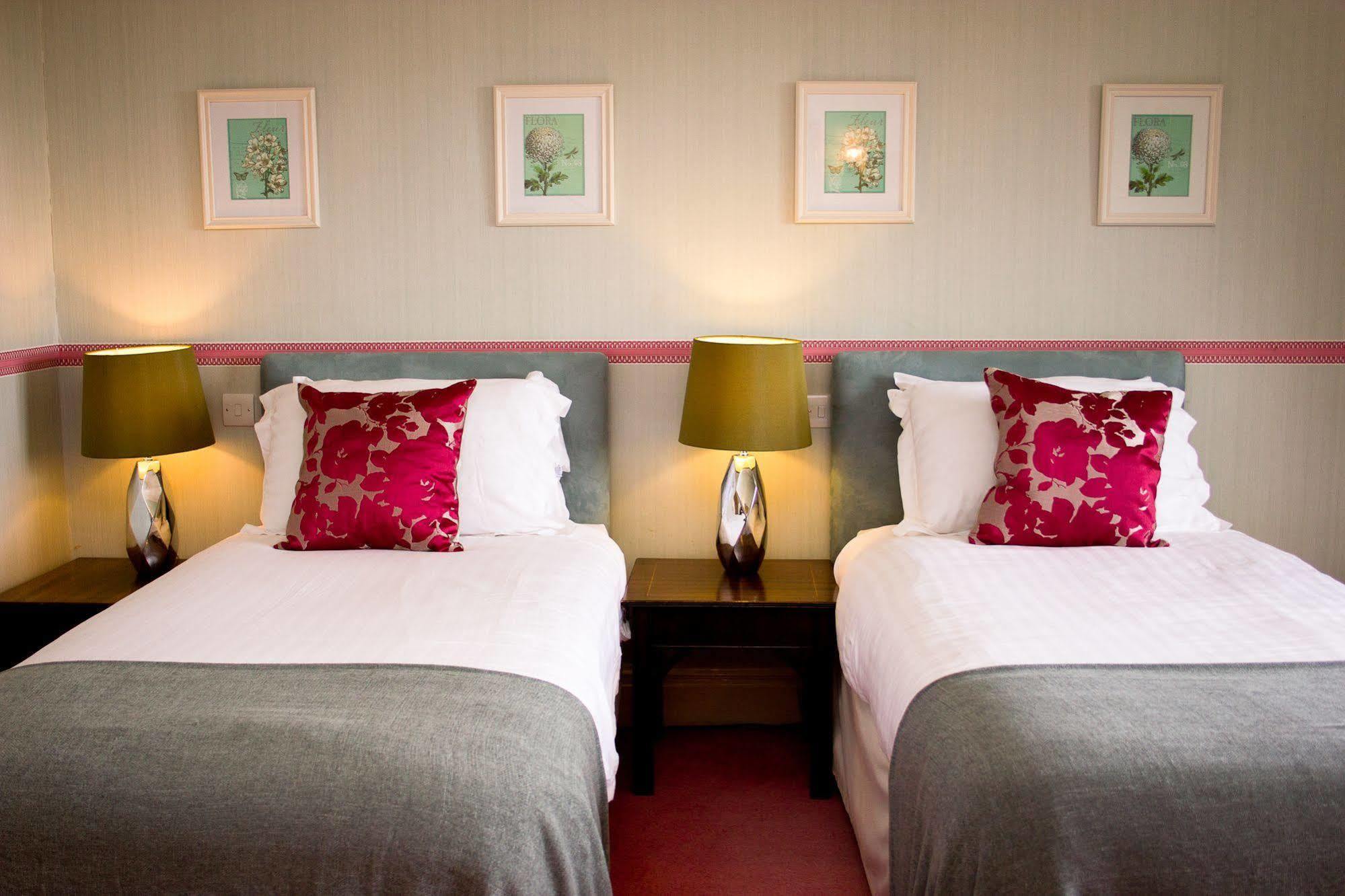 Moorland Garden Hotel เยลเวอร์ตัน ภายนอก รูปภาพ