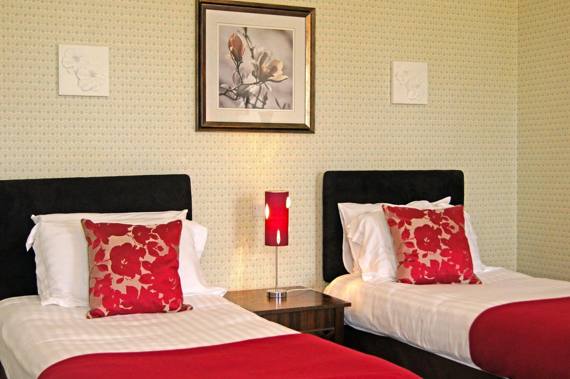 Moorland Garden Hotel เยลเวอร์ตัน ภายนอก รูปภาพ